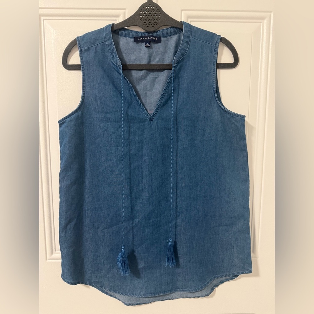 Alex & Parker Chambray Tassel Tie Sleeveless Top Size S Boho - Picture 3 of 9